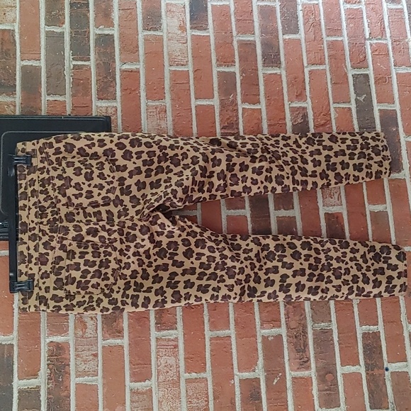 New York & Company High Waisted Pull On Leopard Jeans Size L - Picture 4 of 8